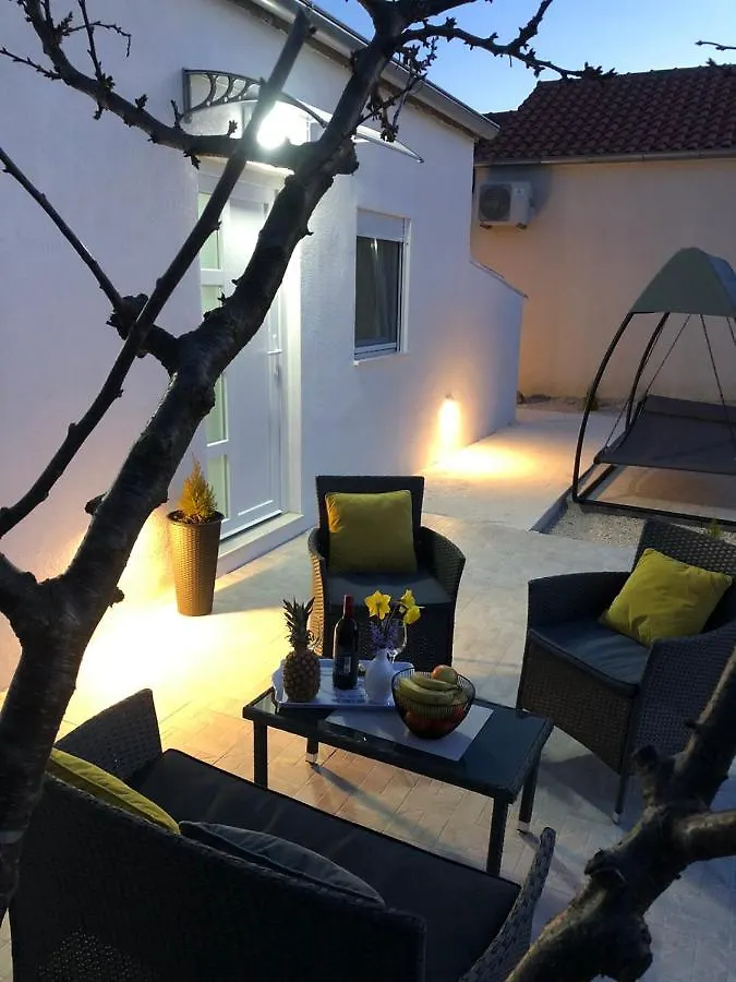 Apartman Ana Apartment Crno