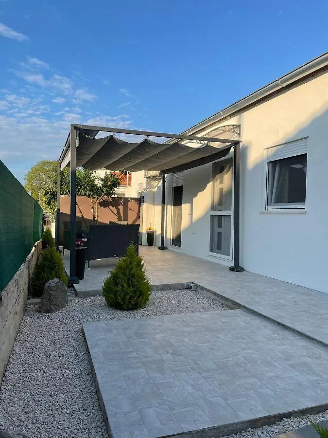 Apartman Ana Apartment Crno